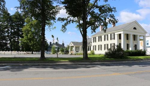 Warrensburg Hotel | The Bond 1786 Inn