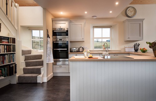 Newcastleton Cottage | THE BOTHY AT REDHEUGH - 2 miles from Newcastleton, sleeps 6 in 4 bedrooms