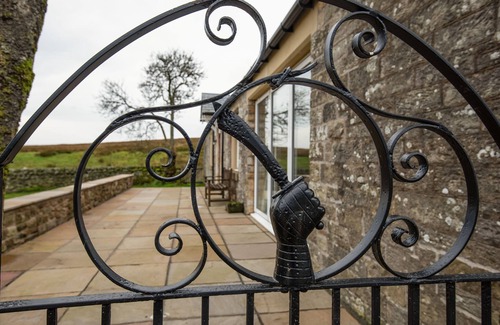 Newcastleton Cottage | THE BOTHY AT REDHEUGH - 2 miles from Newcastleton, sleeps 6 in 4 bedrooms