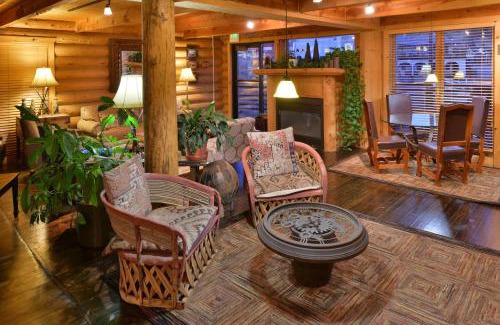 Nederland Hotel | The Boulder Creek Lodge