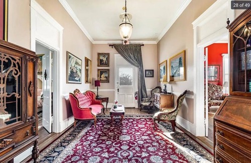 North Newport News Bed & Breakfast | The Boxwood Inn General Pershing Suite