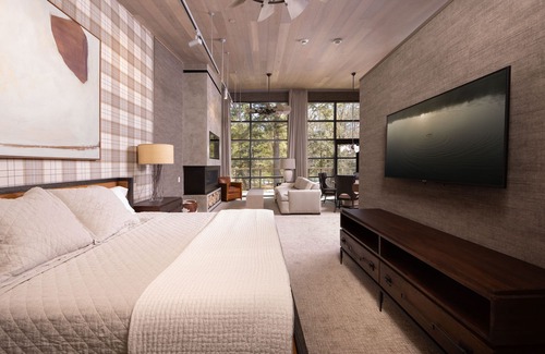 Town of Highland Hotel | The Bradstan Boutique Hotel