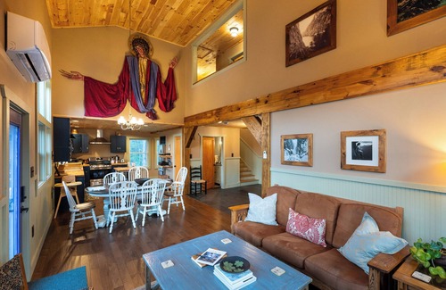 Elizabethtown Cabin | The Branch - secluded mountain lodge with hot tub