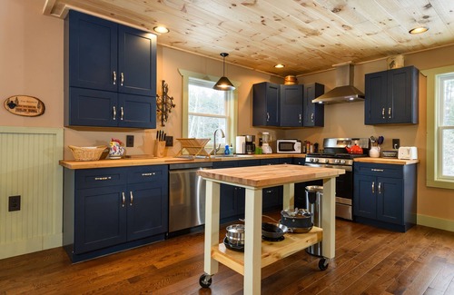 Elizabethtown Cabin | The Branch - secluded mountain lodge with hot tub