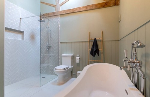 Hempnall House | The Brick Barn - Five Bedroom House, Sleeps 10