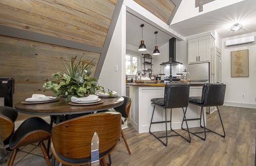 Saint Joe Ski Chalet | The Bridge House Rock Hot Tub Buffalo River