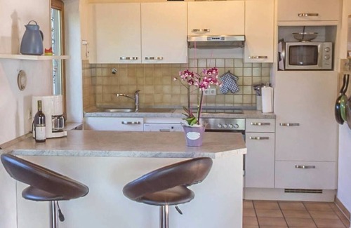 Immenstaad am Bodensee House | The bright, cozy vacation home with spacious garden and private natural beach