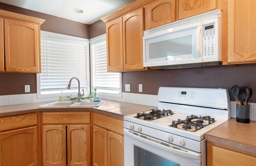 Tri-Cities House | The Broadmoor House