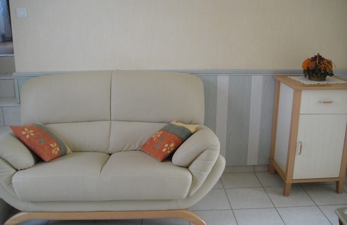 Les Brouzils Cottage | The Brouzils 85260 Pays de Loire, gite in mansion
