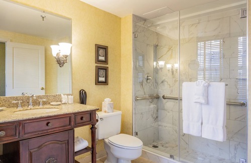 Downtown Louisville Hotel | The Brown Hotel