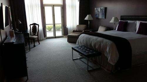 Stratford Hotel | The Bruce Hotel