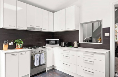 Alexandria House | The Buckland Terrace Timeless Inner city Treasure