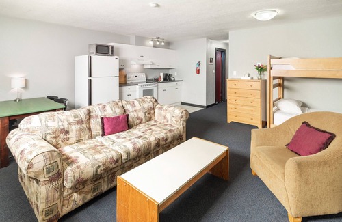 Silver Star Mountain Hotel | The Bulldog Hotel Silver Star