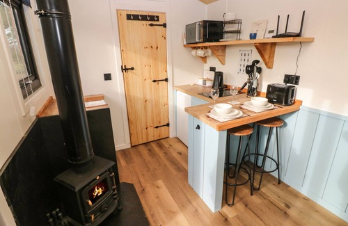 Cosheston Cottage | The Bumblebee