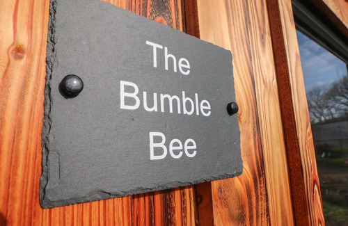 Cosheston Cottage | The Bumblebee