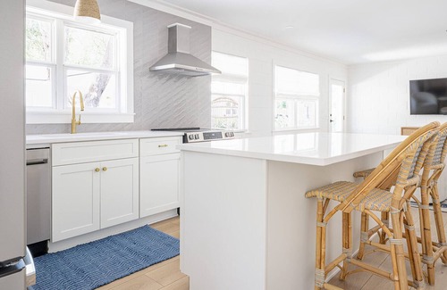 Saint Simons Island Condo | The Bungalows at St. Simons Park #638 - Stylish 2 Bedroom Beach Retreat Just Steps to Everything