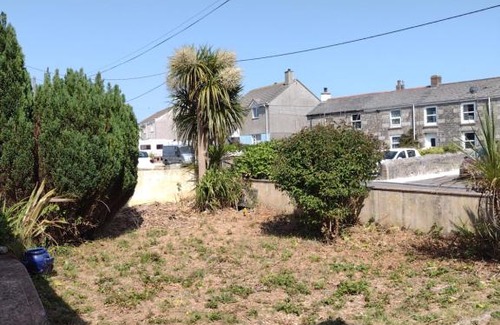 Carnbrea House | The Bungalow Rose in Vale