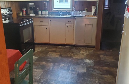 Bassett House | The Bunkhouse, comfortable and homey!