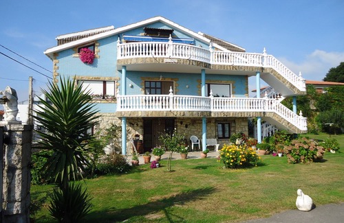 Somo Apartment | The Burby III apartment with garden in Somo (Cantabria).