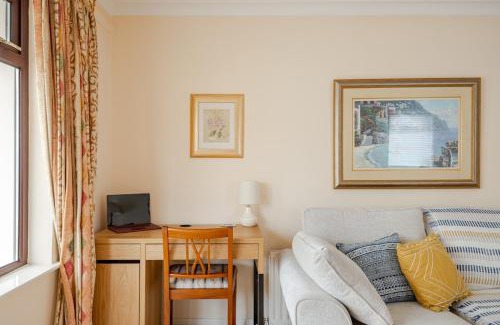 Templepatrick House | The Burrow, a Spacious Bungalow in Heart of NI