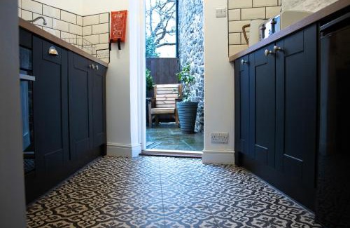 Morebattle House | The Burrow