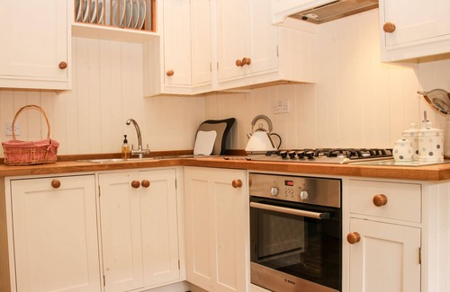 Much Wenlock Cottage | THE BUTLER’S QUARTERS, with a garden in Much Wenlock