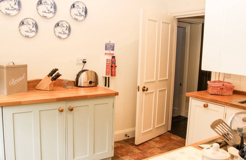 Much Wenlock Cottage | THE BUTLER’S QUARTERS, with a garden in Much Wenlock