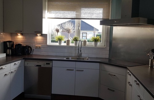 Zeewolde House | "The Buytenplaets" Ideal for families! Large garden, centrally located in the Netherlands