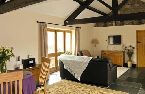 Abergavenny Cottage | THE BYRE, luxury holiday cottage in Llanddewi Skirrid