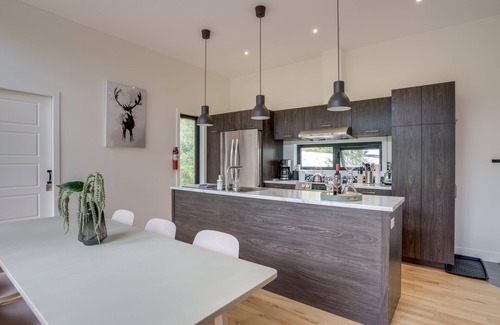 Sainte-Emelie-de-L'Energie Ski Chalet | The Rebel Chipmunk, waterfront with spa