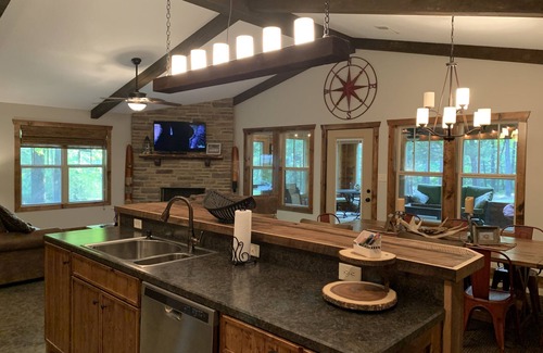 Kirby Cabin | The Cabin at Skinny Dip Cove Lake Greeson, Arkansas