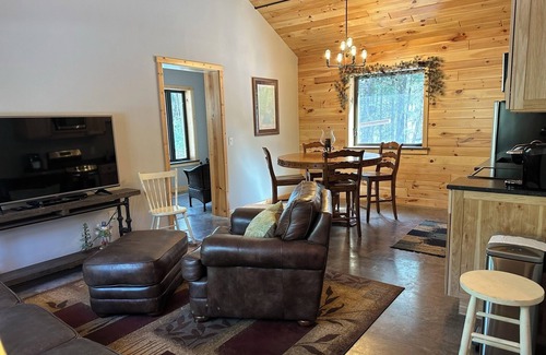 Hayward Cabin | The Cabin at Tamarack Trailsn