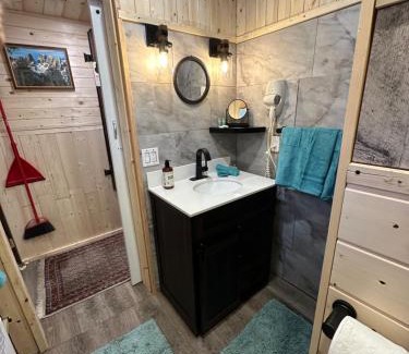 Stewart Ski Chalet | The Cabin
