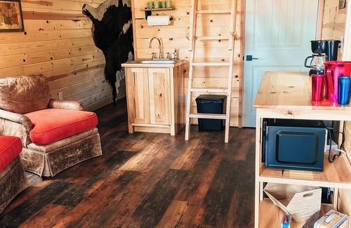 Iron Post Cabin | The Cabins at Bent Pine Ranch ~ Cabin #1