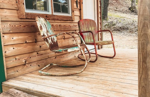 Iron Post Cabin | The Cabins at Bent Pine Ranch ~ Cabin #1