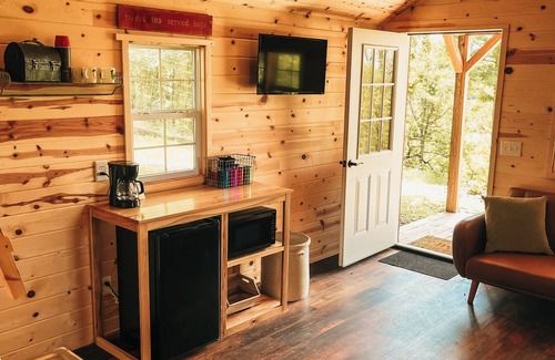 Iron Post Cabin | The Cabins at Bent Pine Ranch ~ Cabin #5
