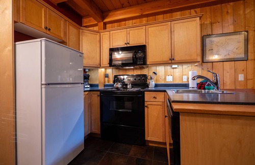 Ucluelet Hotel | The Cabins at Terrace Beach
