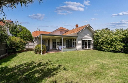 Benalla House | The Californian 3 bedroom home Benalla