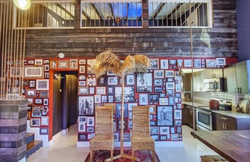 Poinsettia Heights House | The Captain's Quarters