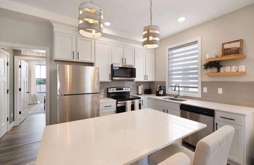 Ottawa Condo | The Cardinal Cottage | 2 Bed, 2 Bath