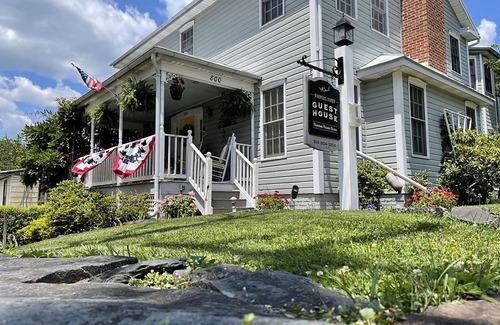 Harpers Ferry House | The Cardinal Suite at Harpers Ferry Guest House