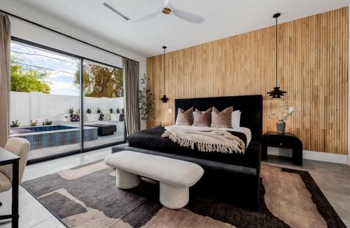 Peaceful Valley House | The Carlisle Luxe Villa