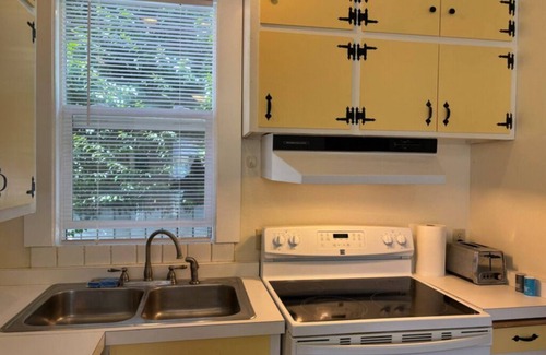 Greenside Park Apartment | The Carriage House