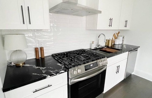Ohio City Apartment | The Carriage House | Walkable To West 25th