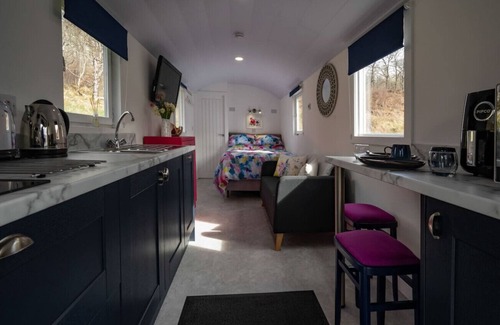 Fort William Cabin | The Carriage near Fort William