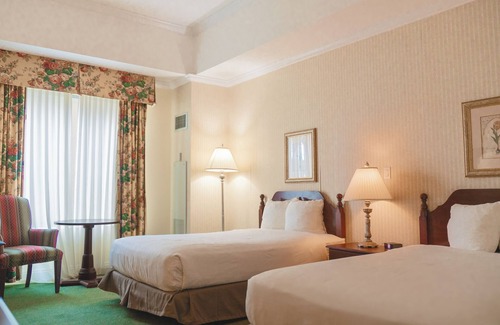 Grimsby Hotel | The Casablanca Hotel