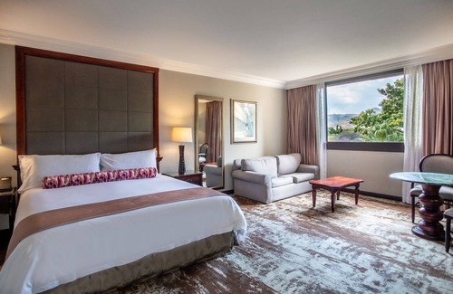 Sun City Hotel | The Cascades Hotel at Sun City Resort