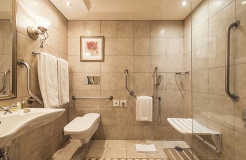 Sun City Hotel | The Cascades Hotel at Sun City Resort