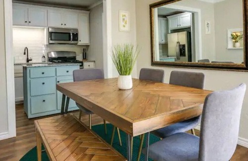 Durant House | The Casino Cottage in Durant! Hotel Amenities, 2 Kings, 4mi to Casino, Sleeps 8n