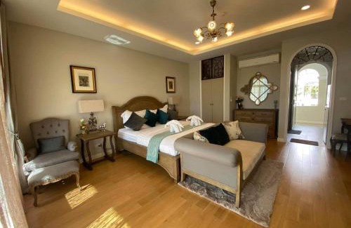 Khaem Son Apartment | The Castell Condo by Nutthiwan room 912 and 921